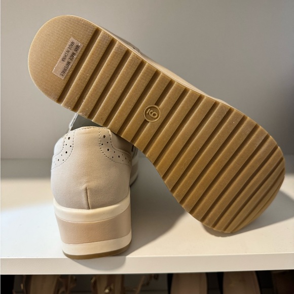 Dolce Vita Bizzie Platform Loafer - Picture 4 of 4